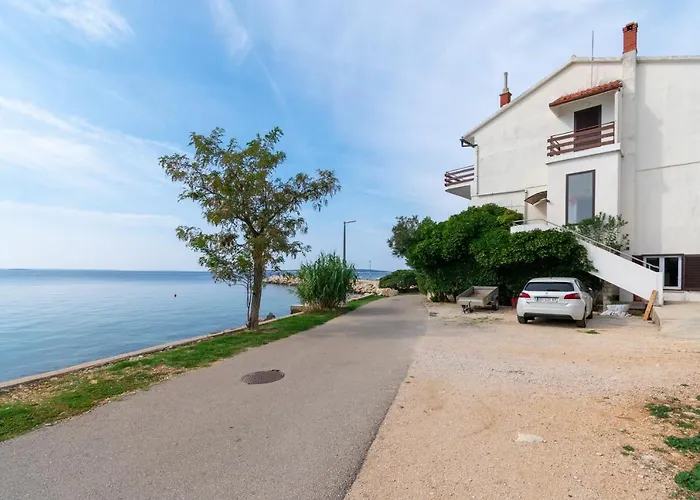 Mandre 4101c شقة *